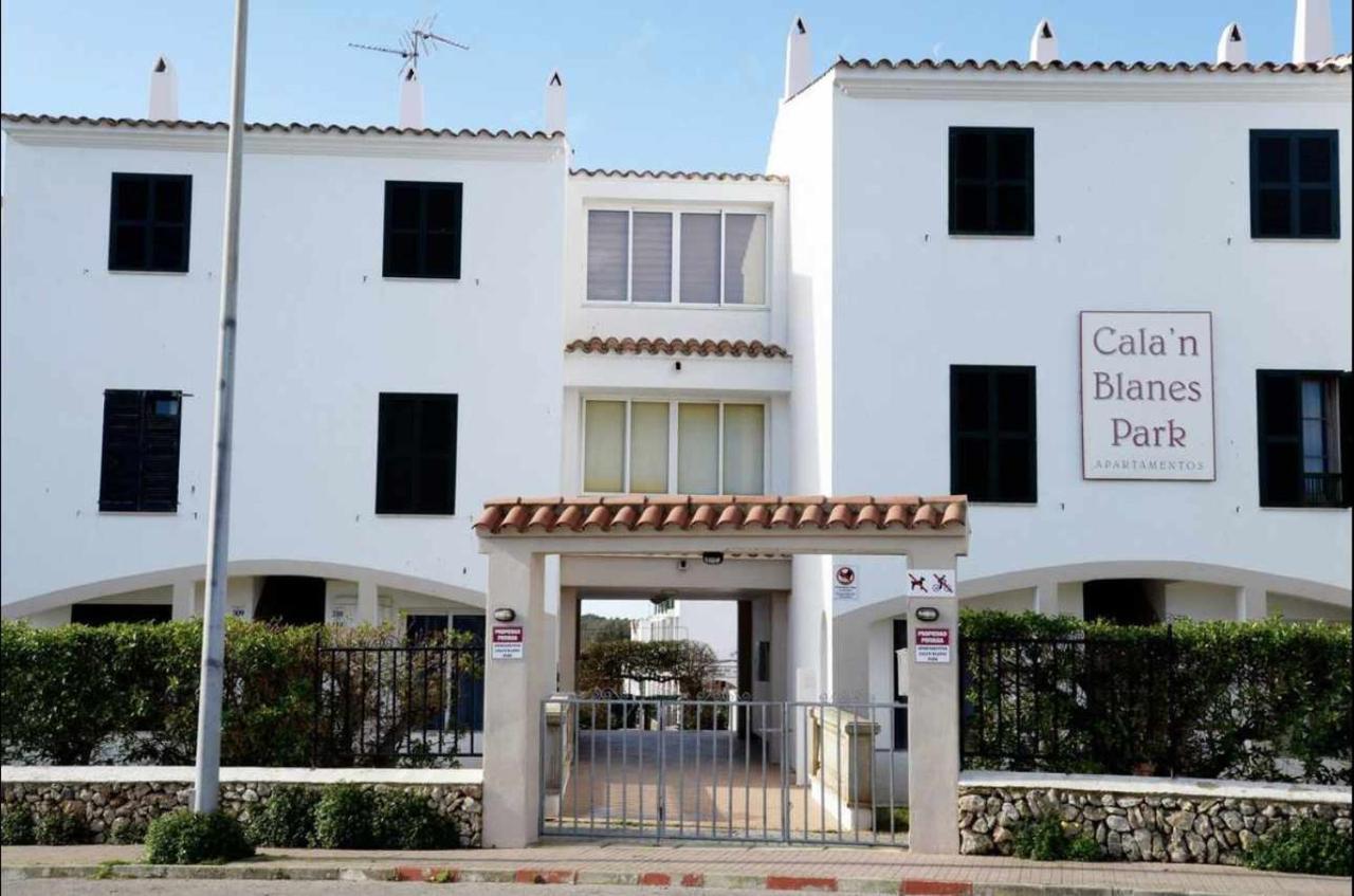 Apartamento Bajo Con Piscina Macarella Cala'N Blanes  Exterior photo